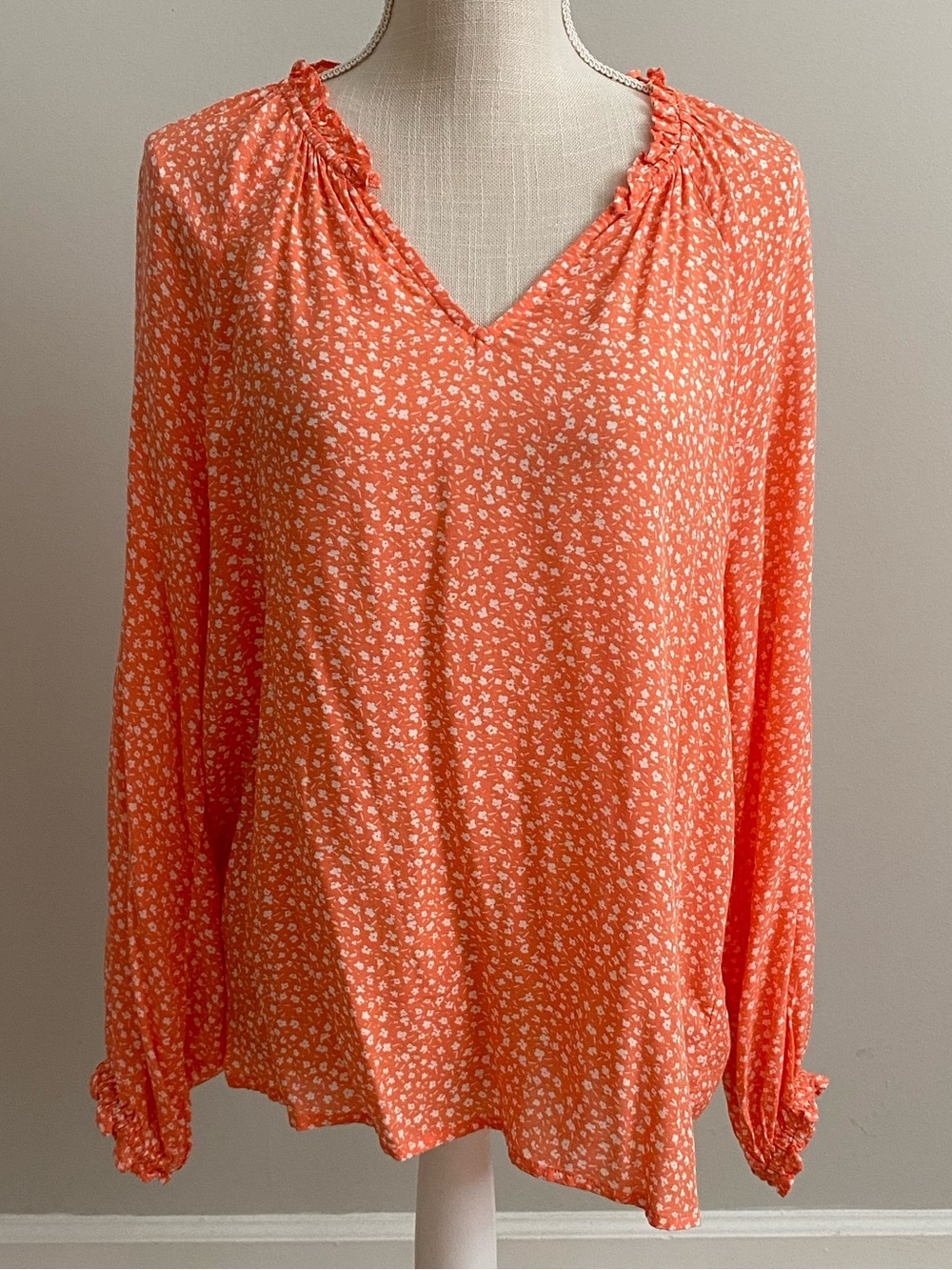 Women's Coral Floral V-Neck Long Sleeve Top